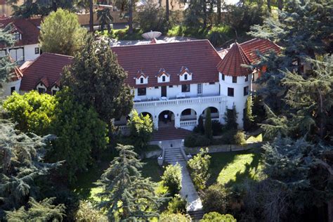phil spector mansion|Iba pa.